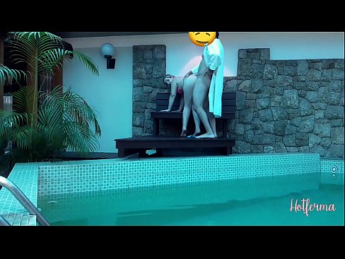 ❤️ Bos mengundang pelayan ke kolam renang, tetapi tidak bisa menahan panas ❤ Porn buatan sendiri pada kami ️